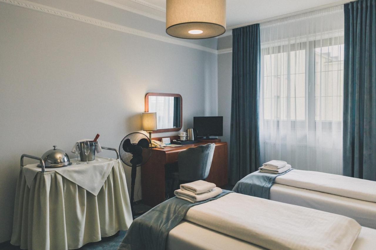 Hotel Czardasz Spa & Wellness Płock Extérieur photo